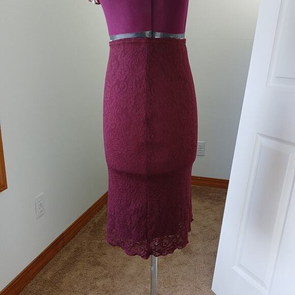 Burgundy Lace Pencil Midi Skirt M Fairweather Studio lined stretch floral - Picture 3 of 14